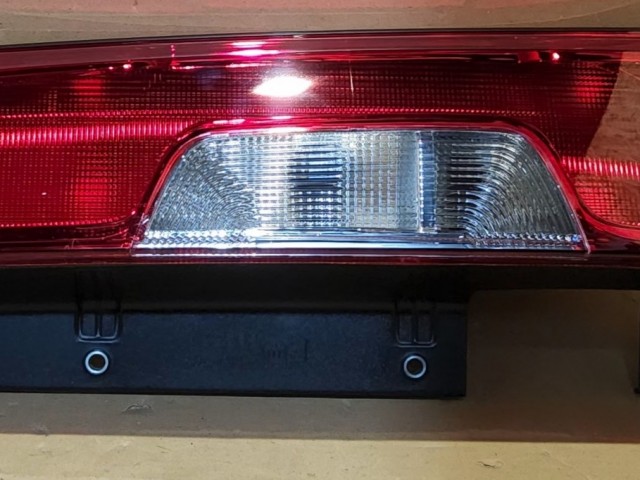 Fiat Doblo 2015-2022 utángyártott új, jobb hátsó lámpa kettényíló raktérajtós kivitelhez 52044715