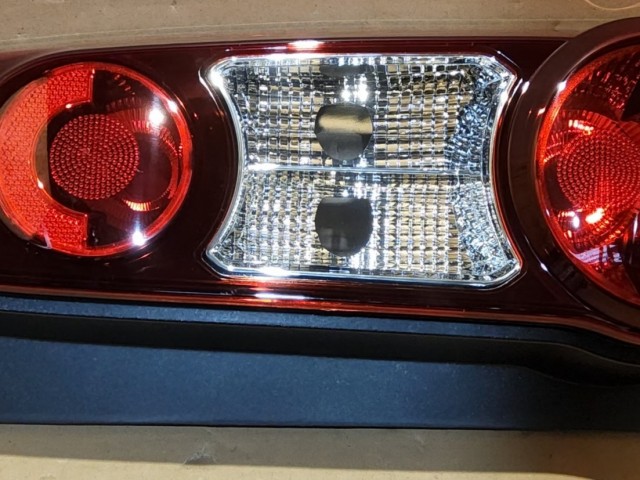 Citroen Berlingo Peugeot Partner 2012-2018 Utángyártott új Jobb hátsó lámpa Kettényíló hátsó ajtós kivitelhez 9677205480