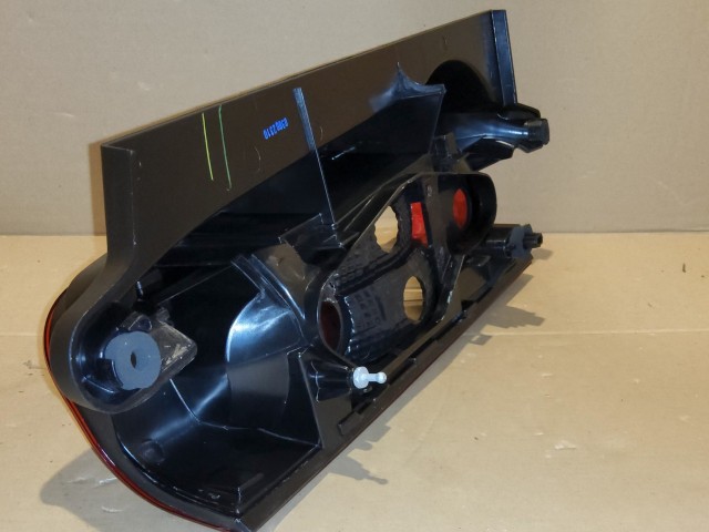 Citroen Berlingo Peugeot Partner 2012-2018 Utángyártott új Jobb hátsó lámpa Kettényíló hátsó ajtós kivitelhez 9677205480