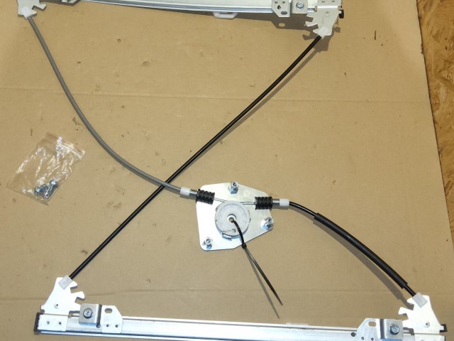 Fiat Croma utángyártott új jobb első ablakemelő mechanika 71740198