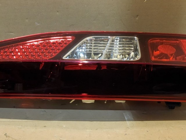 Citroen Berlingo, Peugeot Partner 2012-2018 utángyártott új, bal hátsó lámpa felnyíló csomagtérajtós kivitelhez 9677205180