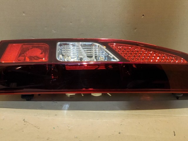 Citroen Berlingo, Peugeot Partner 2012-2018 utángyártott új, jobb hátsó lámpa felnyíló csomagtérajtós kivitelhez 9677205080