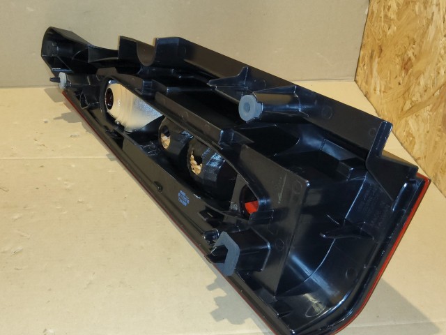 Citroen Berlingo, Peugeot Partner 2012-2018 utángyártott új, jobb hátsó lámpa felnyíló csomagtérajtós kivitelhez 9677205080