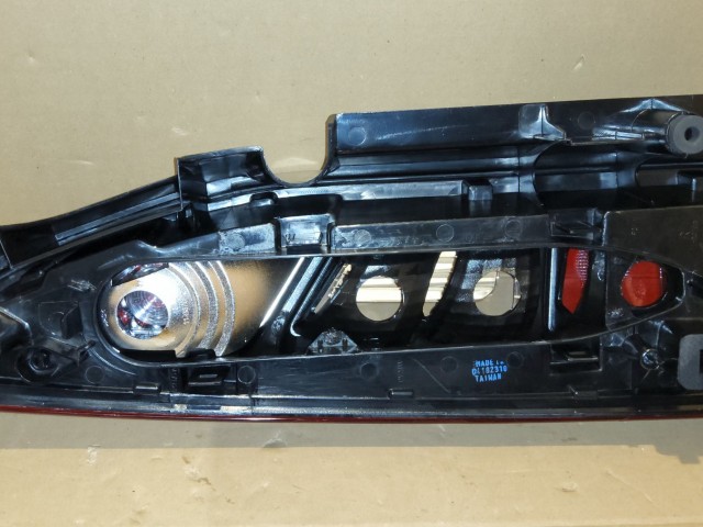 Citroen Berlingo, Peugeot Partner 2012-2018 utángyártott új, jobb hátsó lámpa felnyíló csomagtérajtós kivitelhez 9677205080