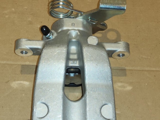 Alfa Romeo 147, Gt, 156 utángyártott új, jobb hátsó féknyereg 9948547