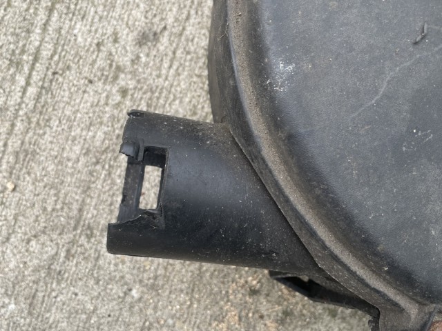 158593 Fiat Punto II.-III. 1,2 8v benzin légszűrőház, a képen látható sérüléssel