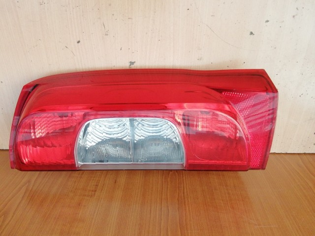 158551 Fiat Fiorino , Qubo, Citroen Nemo jobb hátsó lámpa 1353205080 izzófoglalat nélkül!!!!