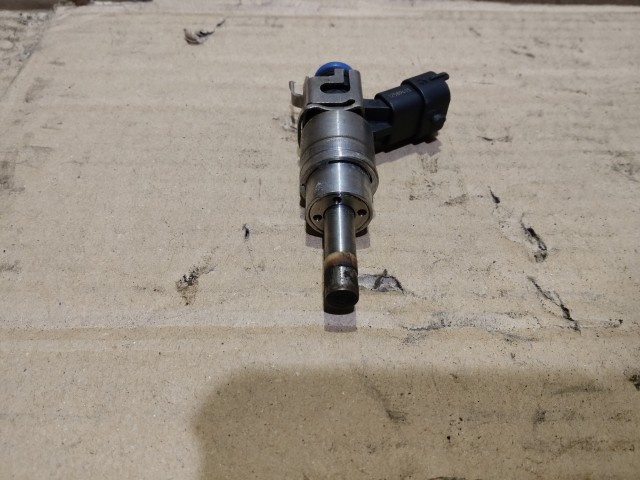 Alfa Romeo 159 3,2  v6 , injektor 0261500030