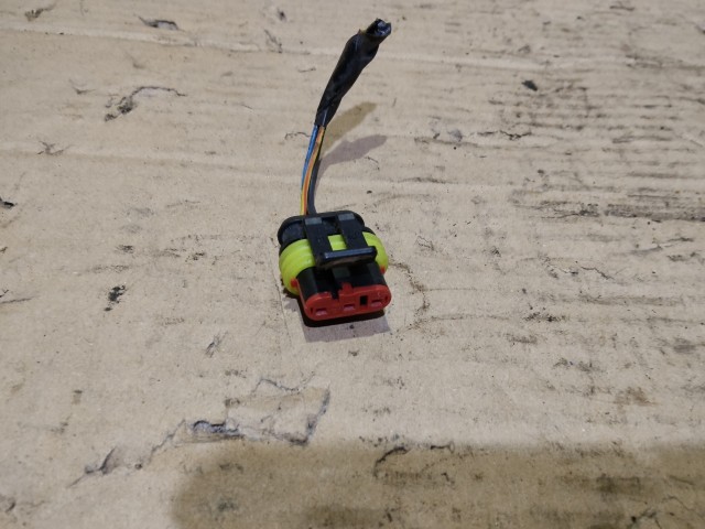 176320 Alfa Romeo Giulietta 2010-2020 bal hátsó lámpa, külső elektromos csatlakozó 50513613