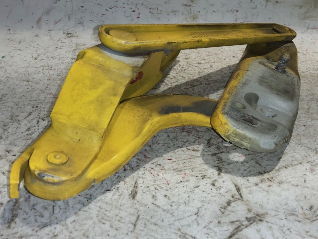 Fiat Coupe sárga színű, bal oldali motorháztető zsanér