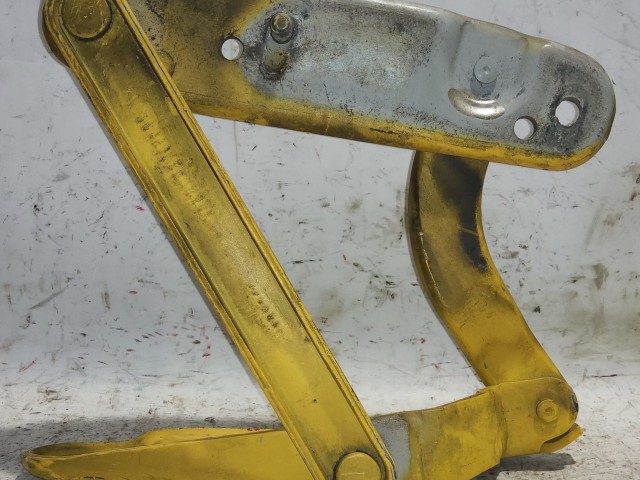 Fiat Coupe sárga színű, bal oldali motorháztető zsanér