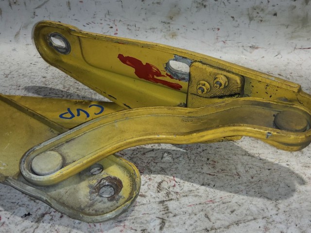 Fiat Coupe sárga színű, bal oldali motorháztető zsanér