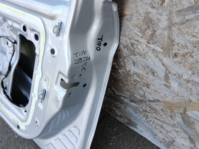 175949 Fiat Tipo 2015- jobb első ezüst színű ajtó