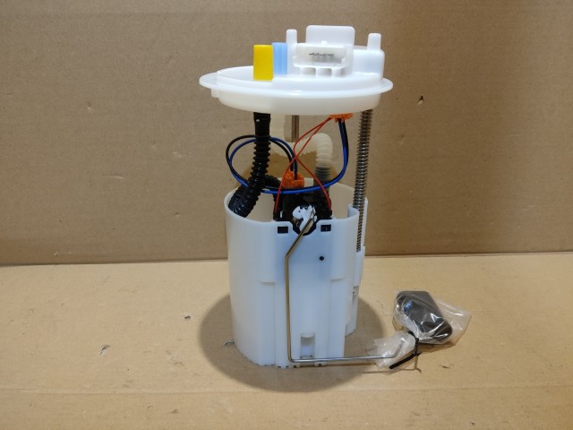 Lancia Delta 1,6 16v Diesel utángyártott új, üzemanyag szivattyú 51821297