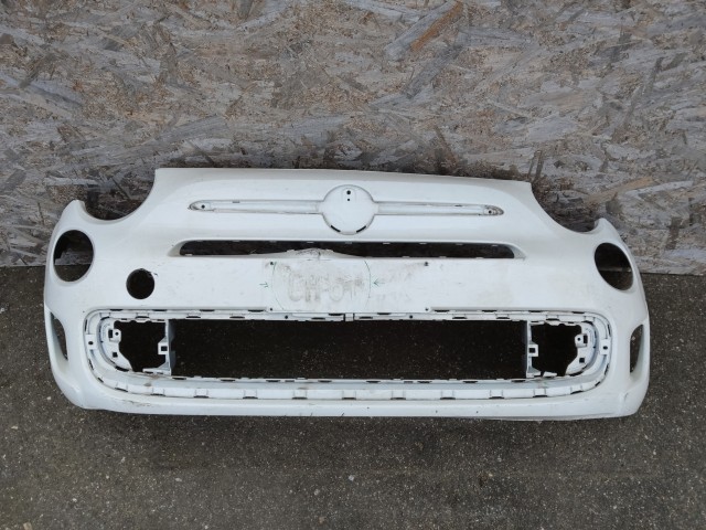 179132 Fiat 500 2015- első lökhárító, a képen látható sérüléssel   