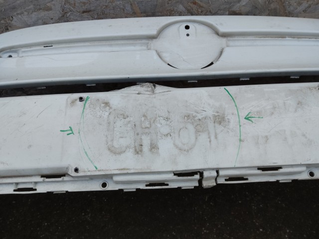 179132 Fiat 500 2015- első lökhárító, a képen látható sérüléssel   