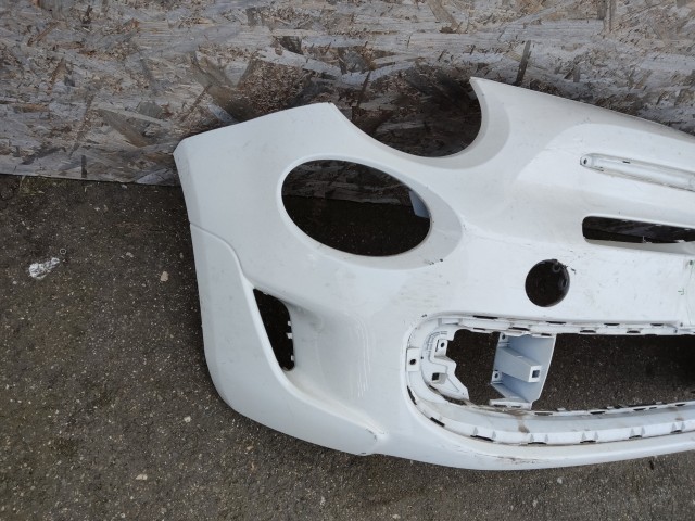 179132 Fiat 500 2015- első lökhárító, a képen látható sérüléssel   