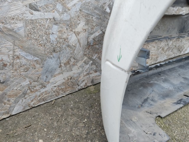 179132 Fiat 500 2015- első lökhárító, a képen látható sérüléssel   