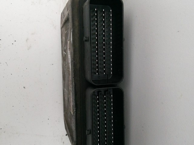 Renault Kangoo 1,4 8v benzin Motorvezérlő   S110115000 , 8200162378