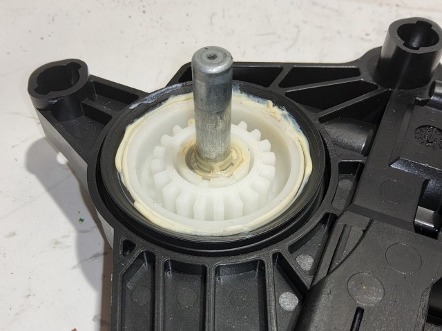 Jeep Renegade  jobb hátsó ablakemelő motor 