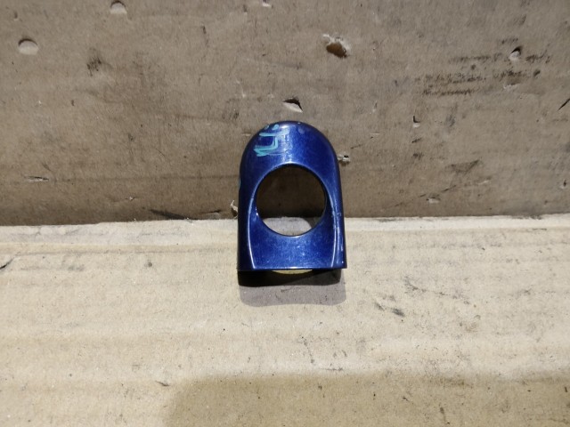 Volkswagen Touran 2003-2015 Zárbetét kupak Használt bal első