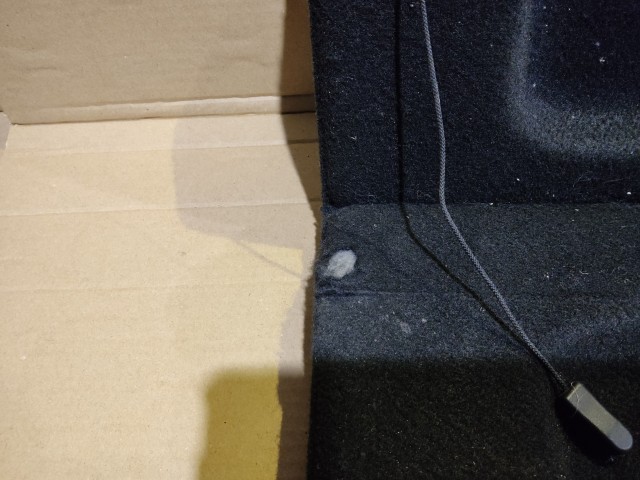 176501 Mazda 3 2003-2009 Kalaptartó a képen látható sérüléssel