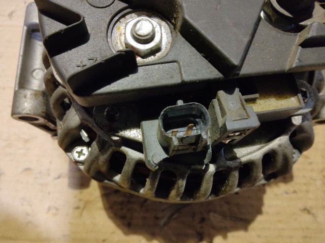 Chrysler PT Cruiser 2000-2010 2,2 16v Diesel Generátor, a képen látható csatlakozó sérüléssel!!!