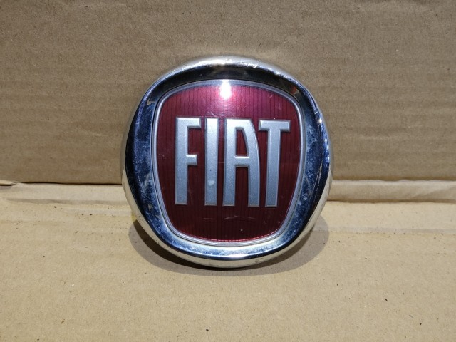 176538 Fiat Grande Punto, 500, Linea, Panda II. első embléma, a képen látható állapotban 