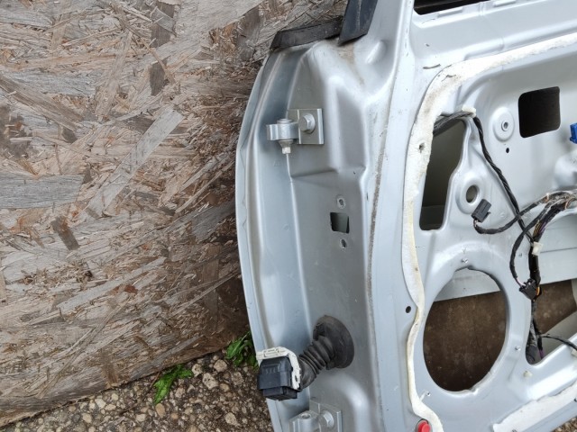 153535 Fiat Grande Punto  2005-2009 jobb első ajtó, a képen látható sérüléssel 5 ajtós