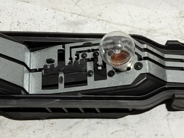 Lancia Ypsilon II.  2003-2011 jobb hátsó lámpa Izzó foglalat 51753384