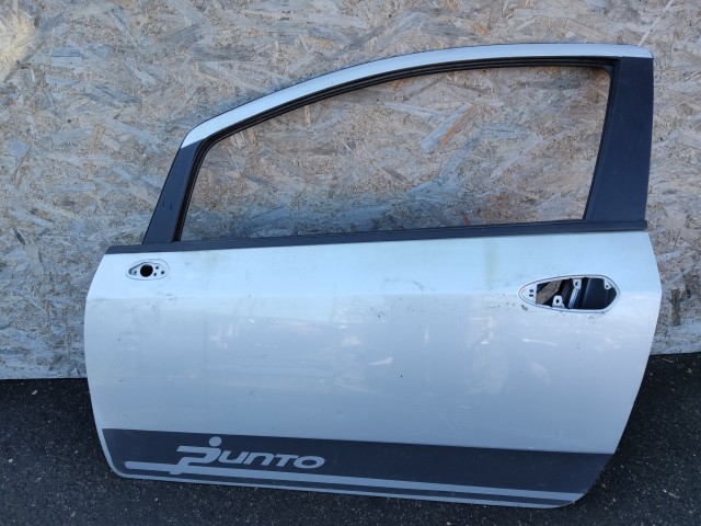 110020 Fiat Grande Punto  2005-2009 bal ajtó, 3 ajtós a képen látható sérüléssel