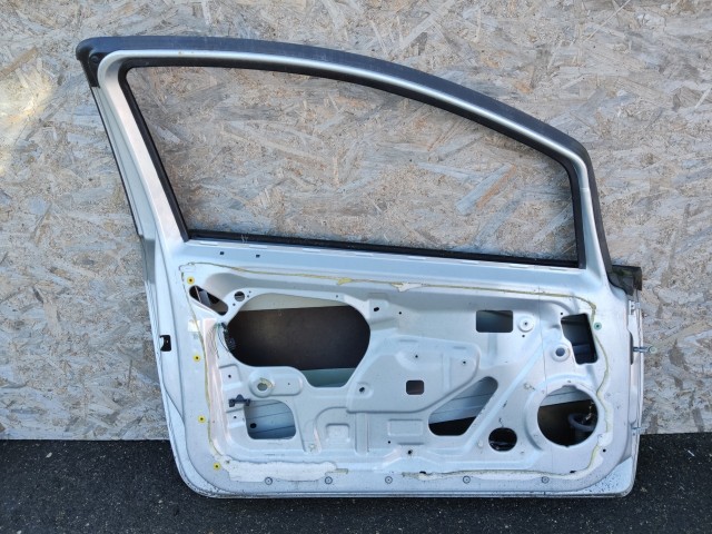 110020 Fiat Grande Punto  2005-2009 bal ajtó, 3 ajtós a képen látható sérüléssel