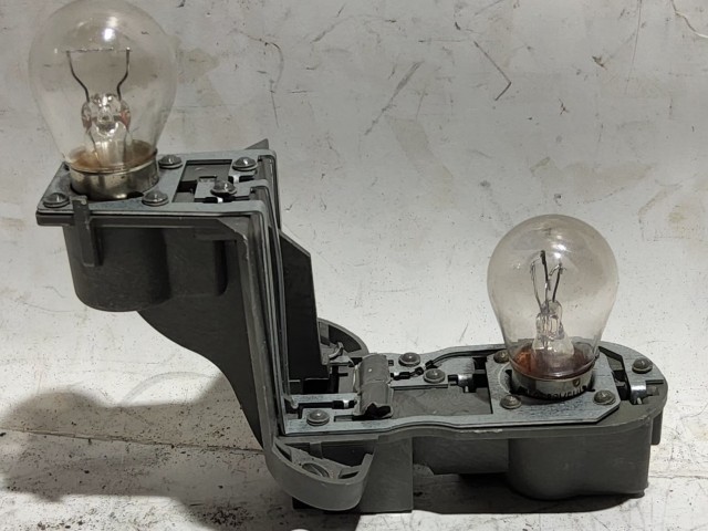 Alfa Romeo 147 jobb hátsó külső lámpa izzó foglalat 46556347