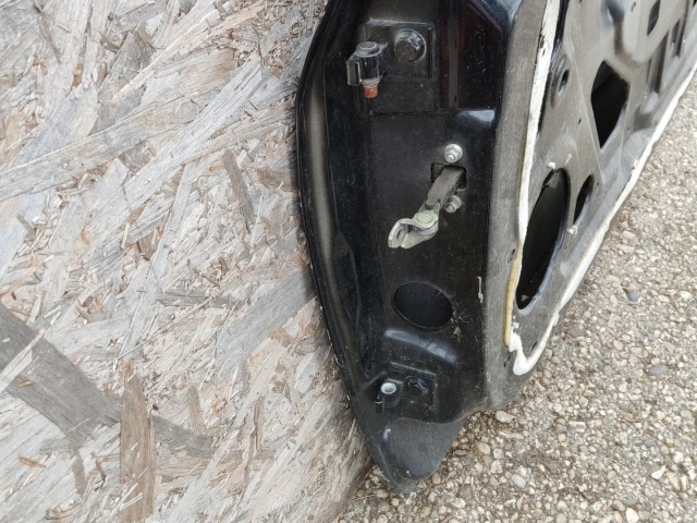 138366 Fiat Grande Punto  2005-2009 jobb oldali ajtó, a képen látható sérüléssel 3 ajtós