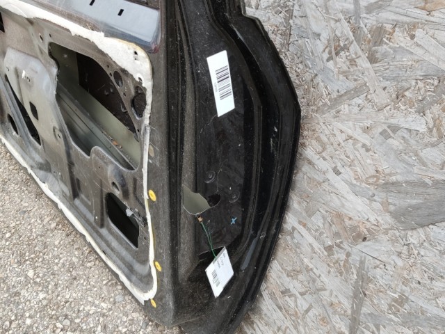 138366 Fiat Grande Punto  2005-2009 jobb oldali ajtó, a képen látható sérüléssel 3 ajtós