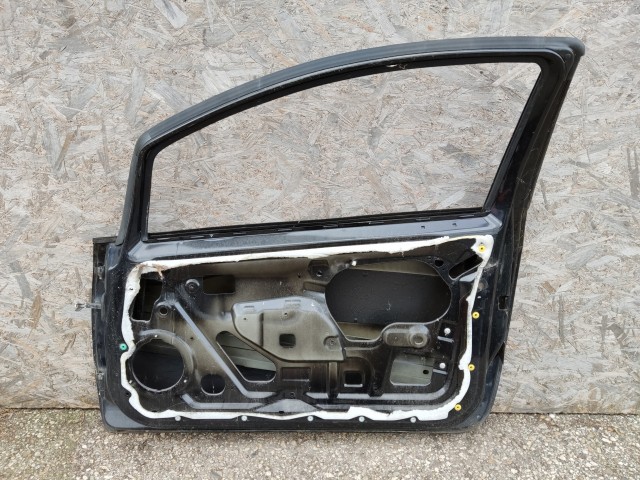 138372 Fiat Grande Punto 2005-2009 jobb oldali ajtó, a képen látható sérüléssel 3 ajtós