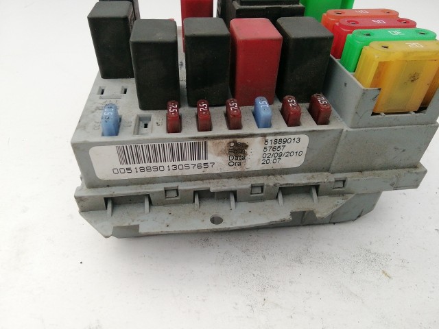 Lancia Ypsilon 2003-2011 külső Biztosítéktábla 51889013