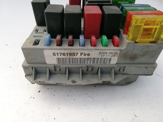 Fiat Doblo 2005-2009 külső Biztosítéktábla 51761957