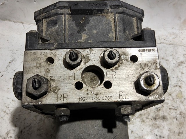 Alfa Romeo 147  abs egység 46811818 , 0265224061