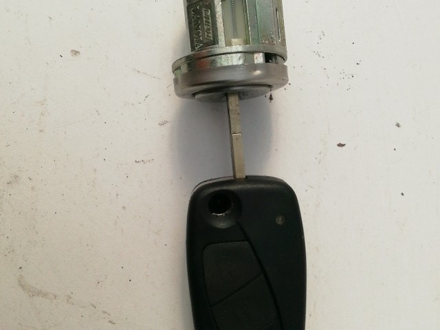 Fiat Panda II.  2003-2012 2003-2012 Kulcs Használt   a képen látható sérüléssel