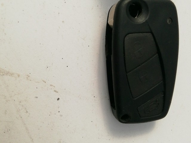 Fiat Panda II.  2003-2012 2003-2012 Kulcs Használt   a képen látható sérüléssel