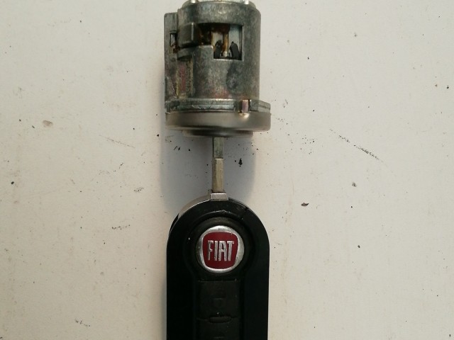 Fiat Grande Punto  2005-2009 Kulcs Használt   a képen látható sérüléssel