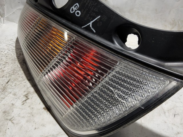 143821 Lancia Ypsilon 2003-2011 bal hátsó Lámpa, a képen látható sérüléssel, izzófoglalat nélkül!!