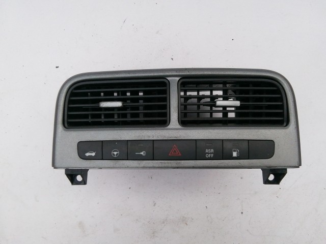 Fiat Grande Punto  2005-2009 középső levegő beömlő 735386328