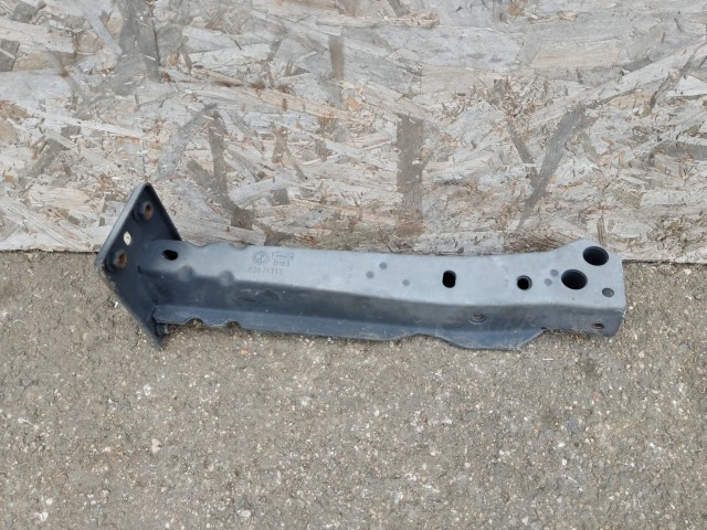 Fiat 500 2007- bal első alsó merevítő a bölcső és a homlokfal között 52062926