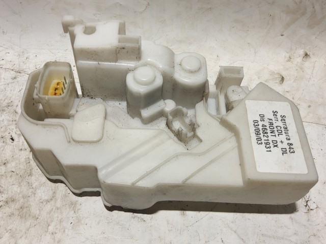 Lancia Ypsilon II. 2003-2011 jobb oldali ajtózár 46821931