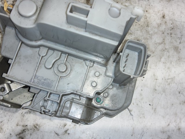 Lancia Delta bal hátsó ajtó zár 51850880