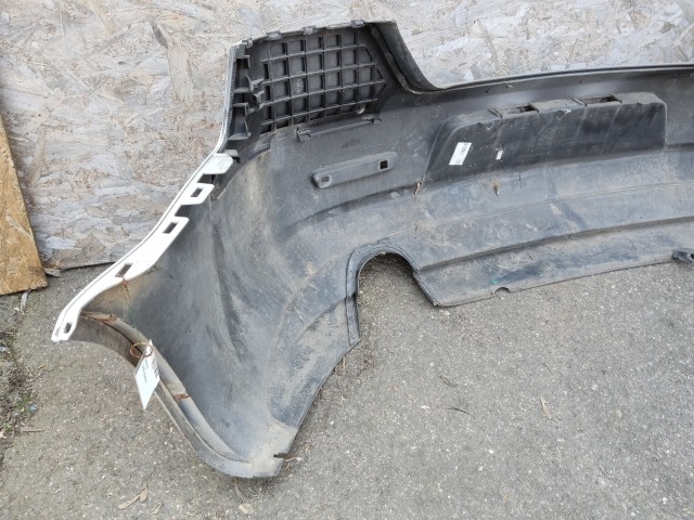 104432 Alfa Romeo 159 hátsó lökhárító 2 kipufogós, nem parkszenzor helyes, alsó rögzítőpont sérült