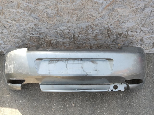 136191 Alfa Romeo GT 2003-2010 hátsó Lökhárító, a képen látható sérüléssel