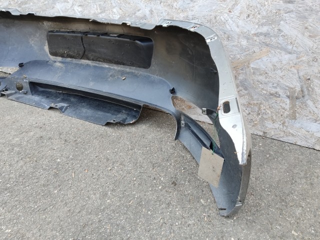 136191 Alfa Romeo GT 2003-2010 hátsó Lökhárító, a képen látható sérüléssel